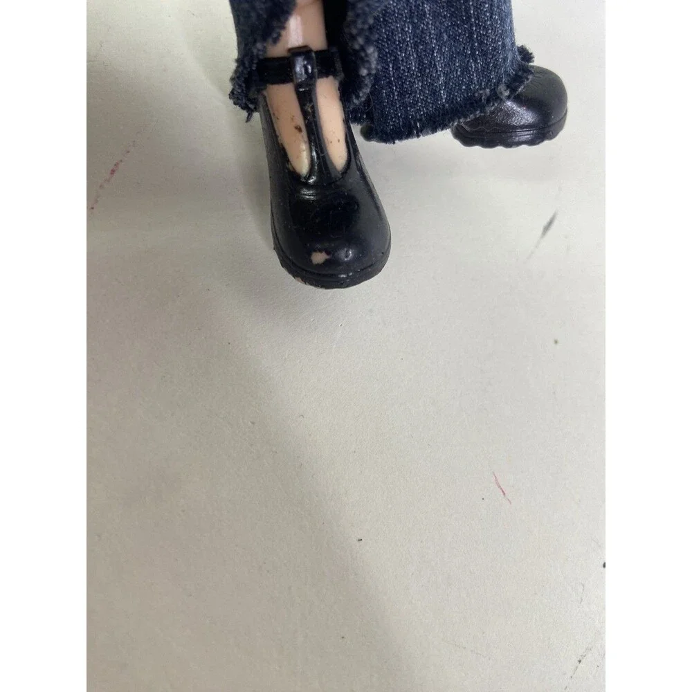 2005 MGA Bratz Midnight Dance Yasmin Doll with Mask Outfit Shoes Vintage FLAWED